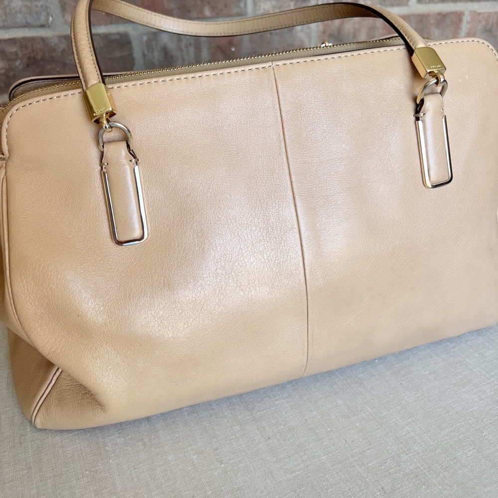 Coach Beige Leather Purse - Picture 13 of 16
